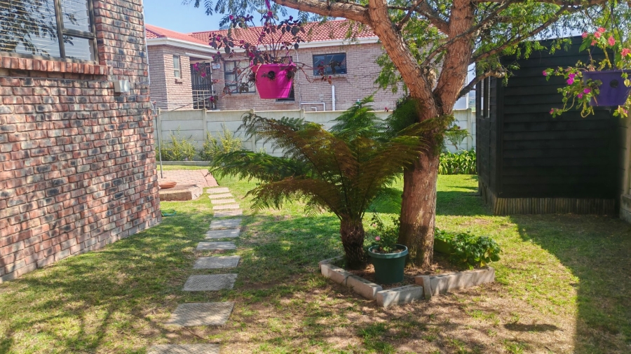 3 Bedroom Property for Sale in Fraaiuitsig Western Cape
